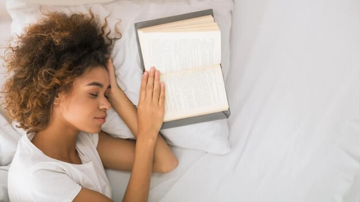app interface beauty sleep analysis serene female