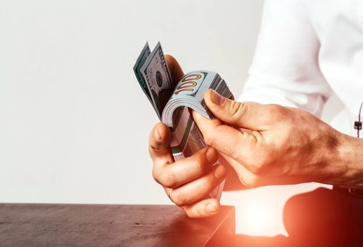 envelope budgeting method real cash hands