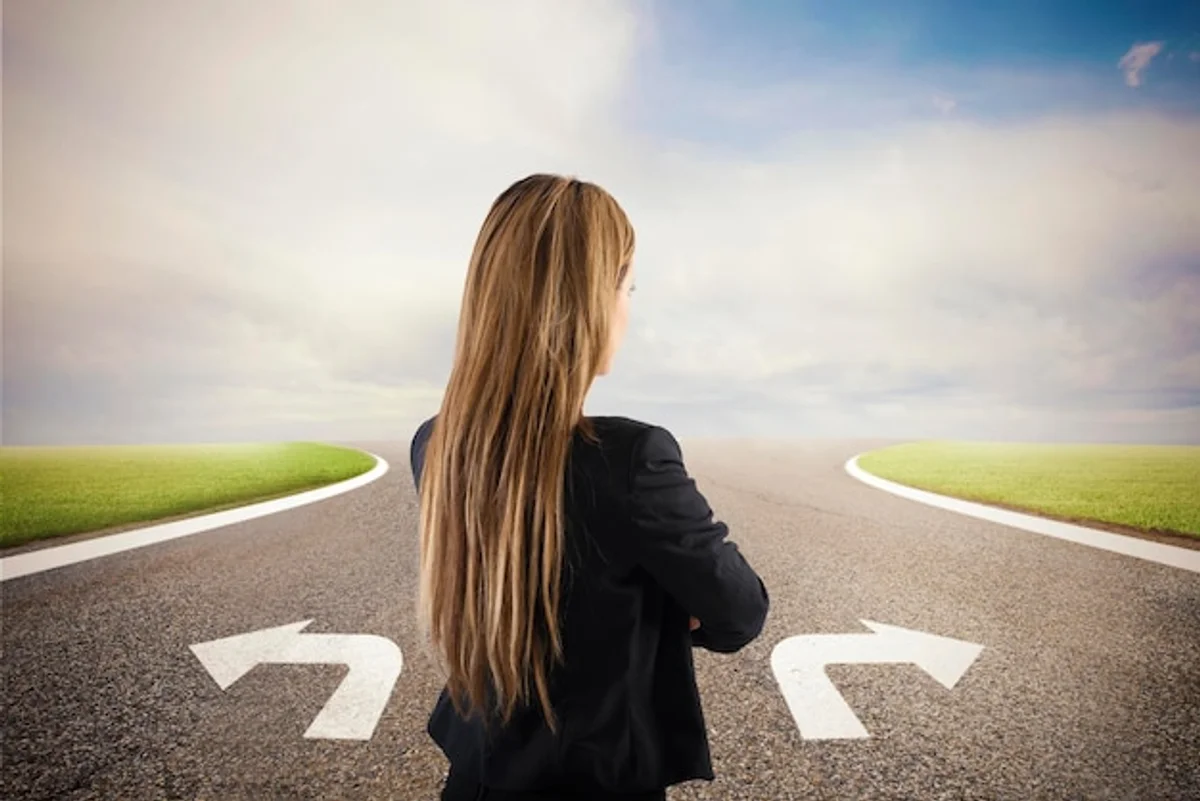 career crossroad decision business woman