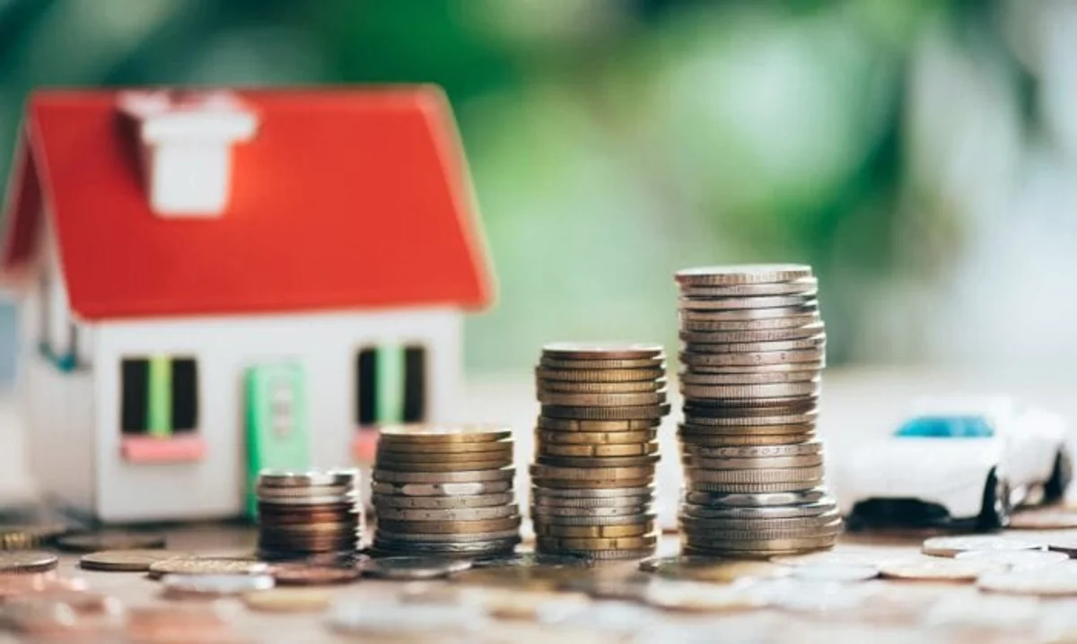 autumn savings investments small money modern Czech lifestyle
