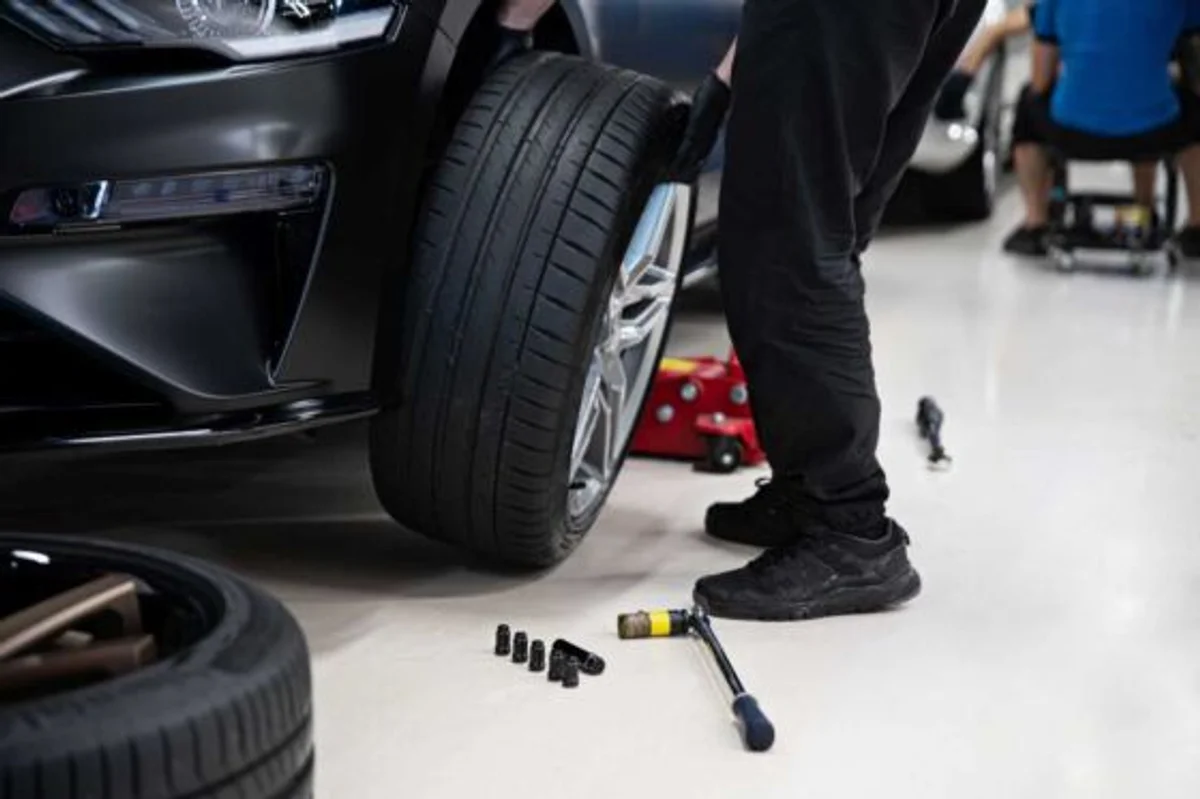 Czech car winter tires change mechanic workshop
