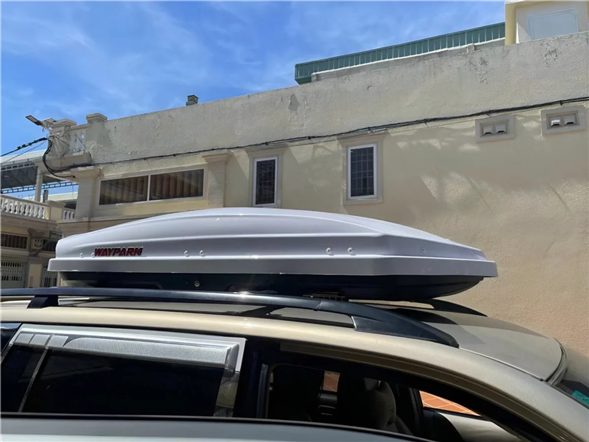 roof box fuel consumption autumn car Czech