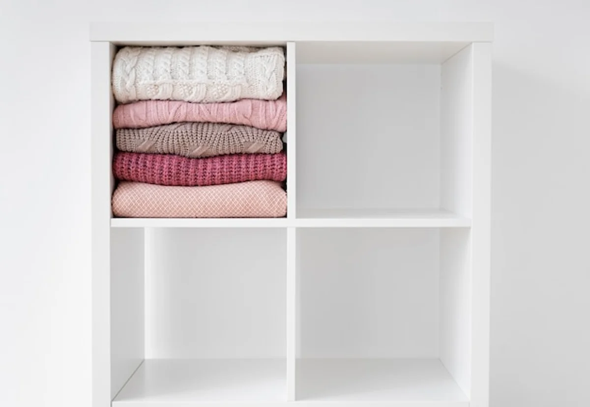 organized winter wardrobe Czech home