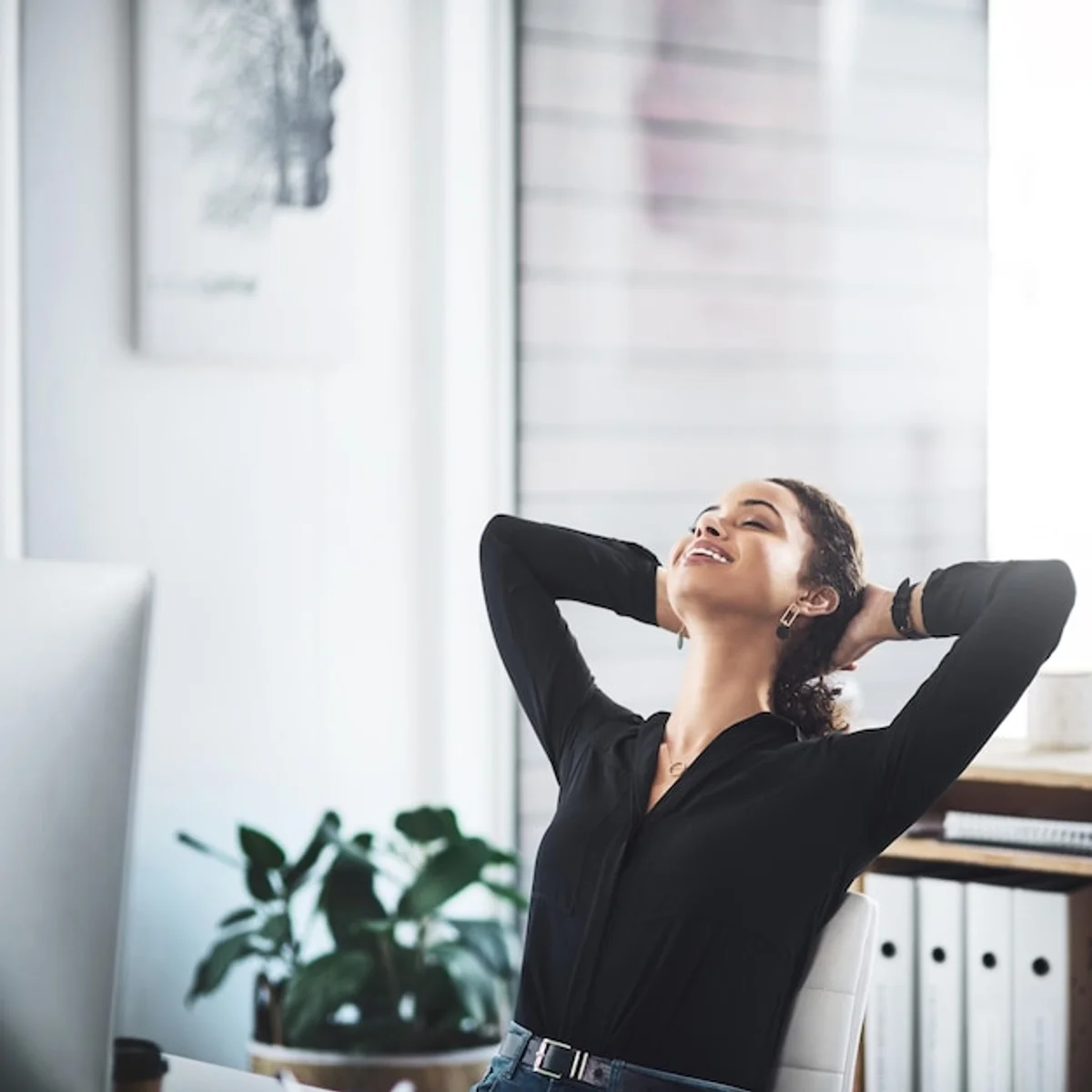 mindful break office worker rest