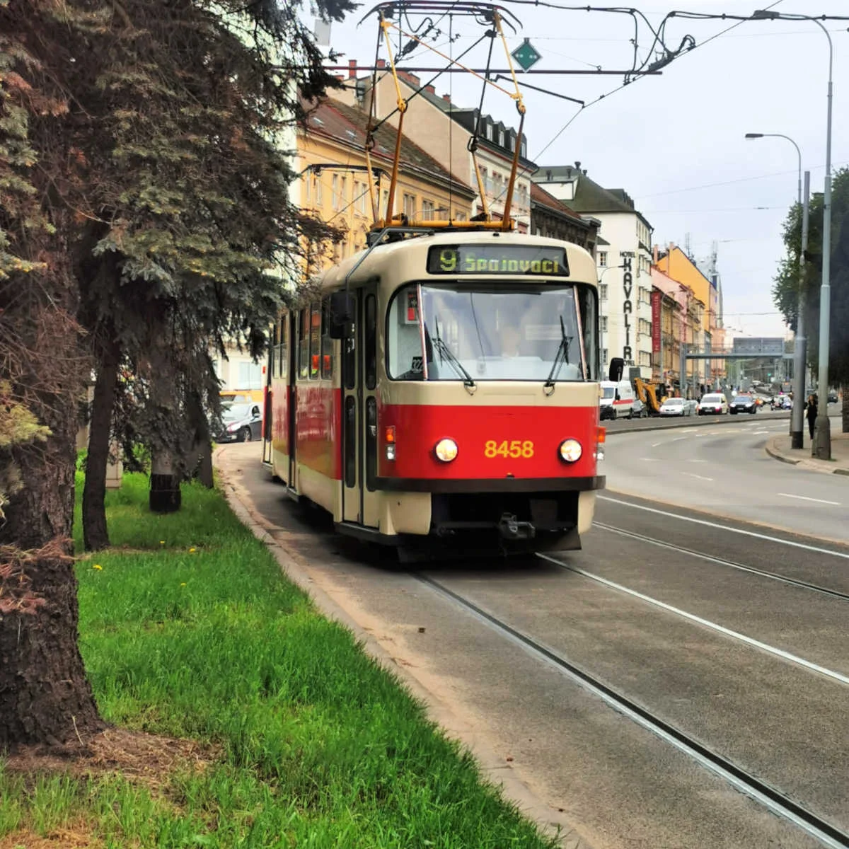 prague metro quiet alternative route morning