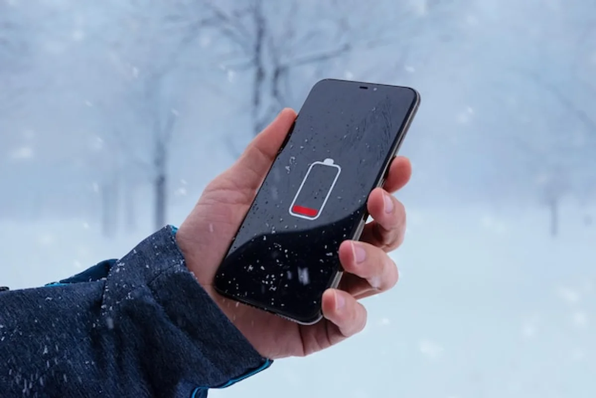 cold weather smartphone battery