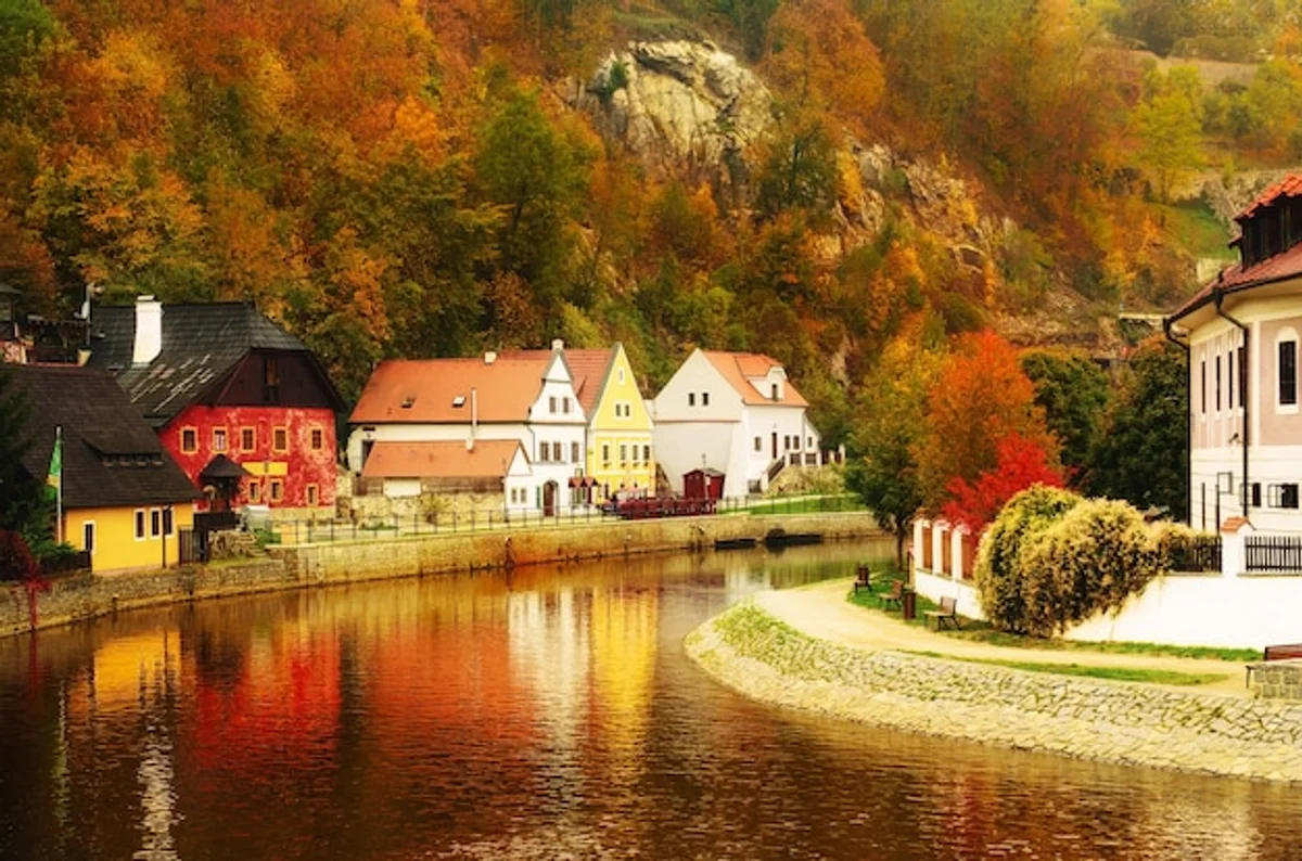 czech travel packing checklist autumn smartphone