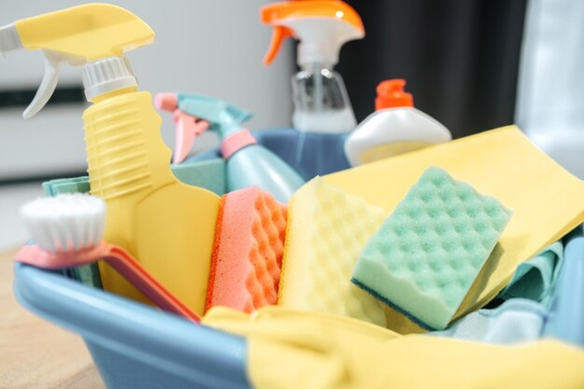 Domácí čistič vs. ten drahý: překvapivý vítěz u starých skvrn - image 1