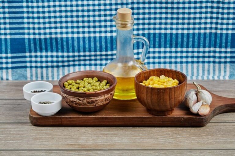 Kokosový olej vs rostlinný olej: co skutečně funguje v kuchyni