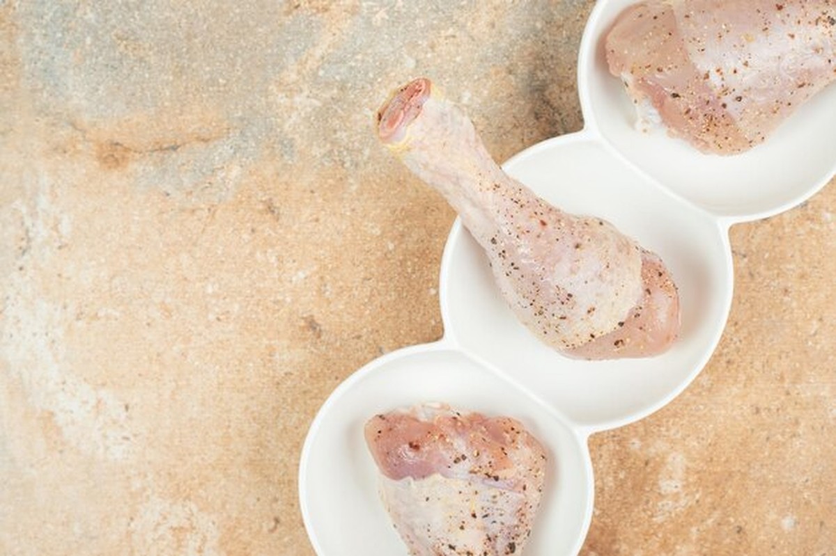 Nebojte se zmrazením: Kako rychle rozmrazit maso bez problémů