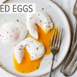 Proč kuchaři vždy přidají ocet do vody na vejce