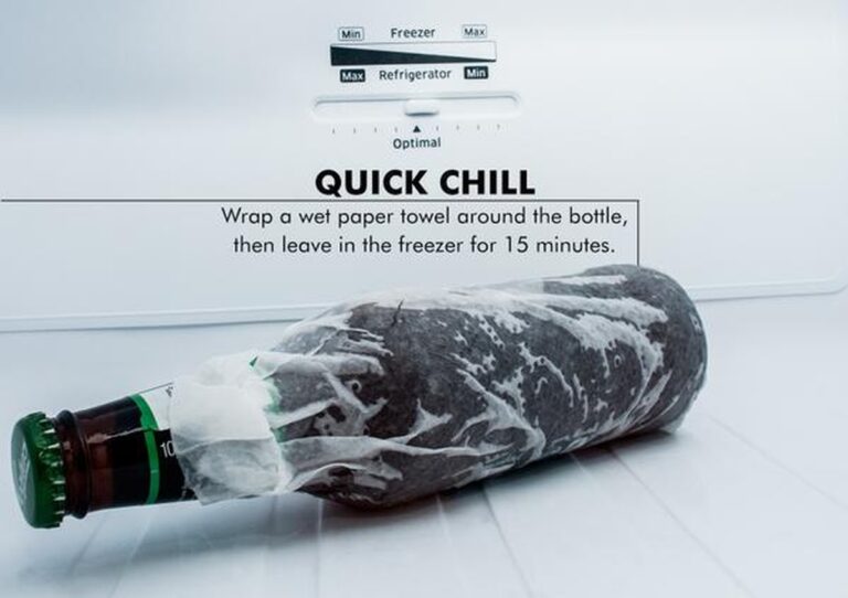 Vlhký ručník do mrazáku na 10 minut: proč si jej vezou i číšníci