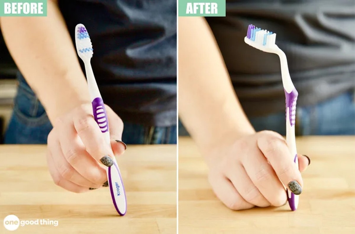Kartáč na zuby na limec košile - geniální hack proti usazeninám - image 1