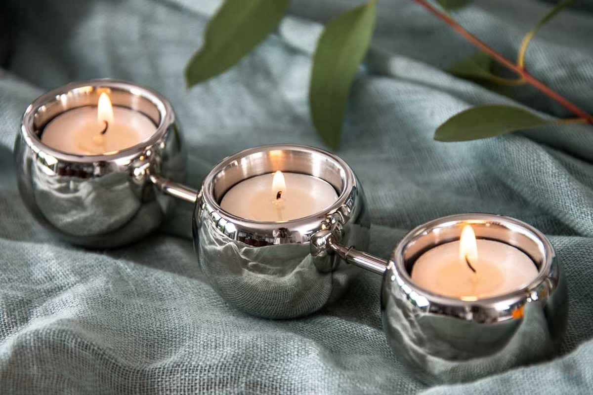 Malá čajová svíčka v lednici: jednoduchý zázrak proti nepříjemným pachům