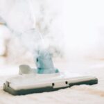 Octová roztoková na páře: jak se zbavit vápna na skle trvale