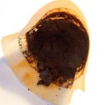 Použitý kávový filtr na půdě? Zbavte se vlhkosti bez chemie