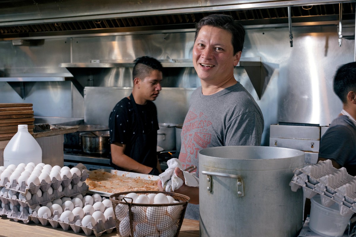 Proč všichni šéfkuchaři přidávají do vody na vaření vajec ocet - image 2