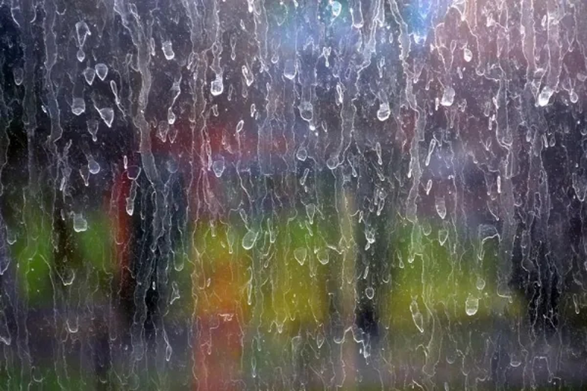 Sodovka a ocet: nejlevnější čistič na skvrny od vody na oknech - image 1