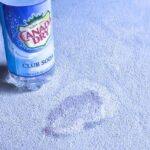 Sodovka v koupelně rozpustí налет bez chemie za 15 minut