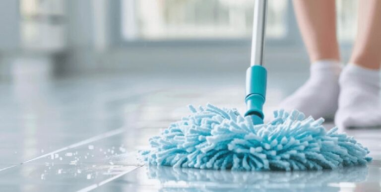 Vinný ocet v mopě: jednoduchý trik proti bakteriím na dlažbě