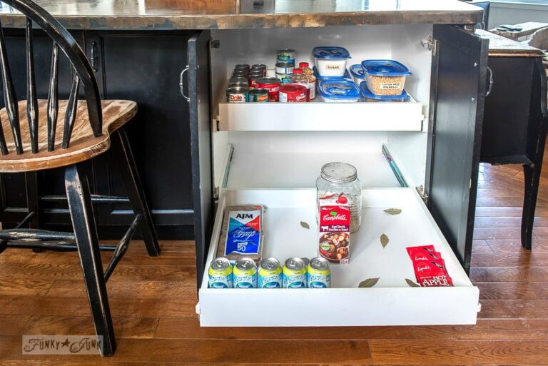 Vložte bobkový list do mouky a zbavte se molů na věky