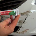 Zubní pasta odstraní škrábance zrcadel lépe než odborné produkty