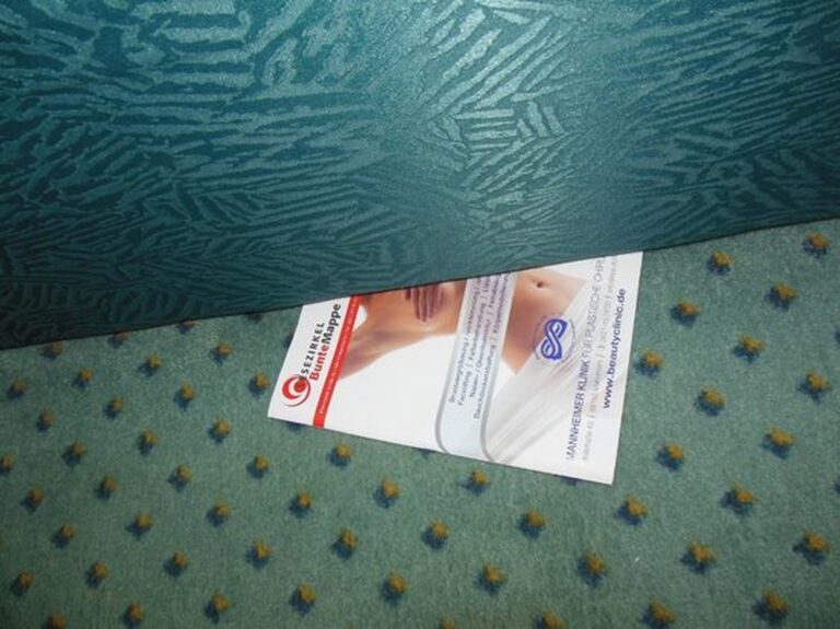 Časopis pod postel zbavuje vás vlhkosti a plísní bez chemie