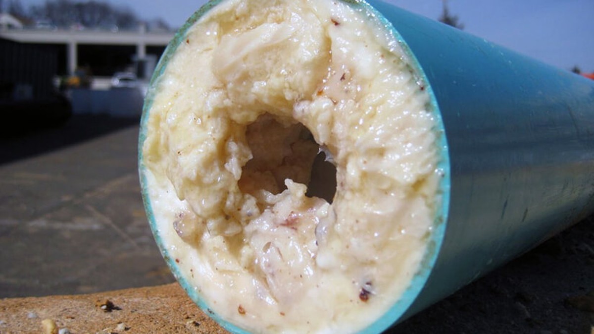 Instalatéři varují: Nikdy lévejte tento olej do odpadu - image 2