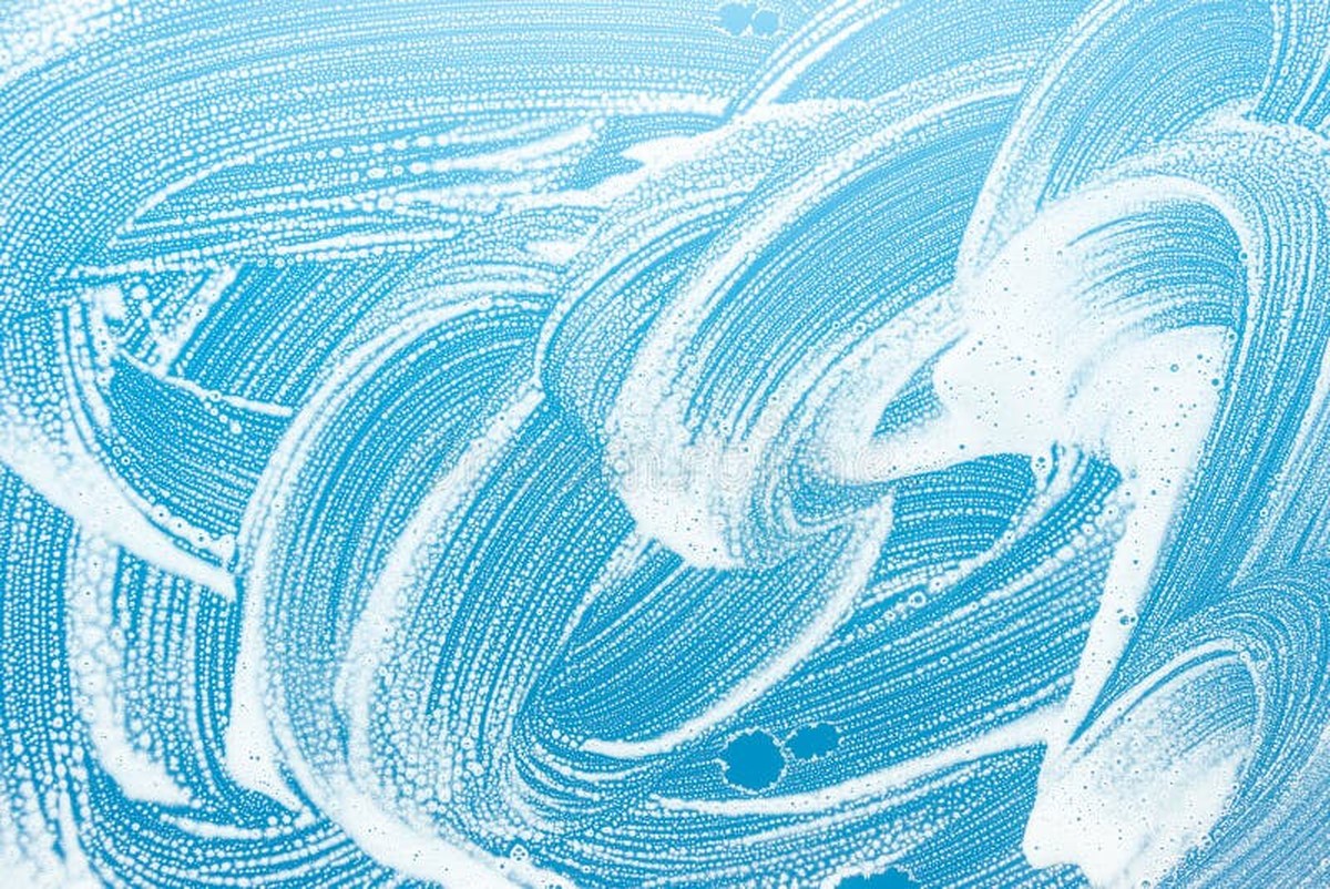 Mýdlo na vnitřní straně oken - proč zmizí rosa přes noc - image 2