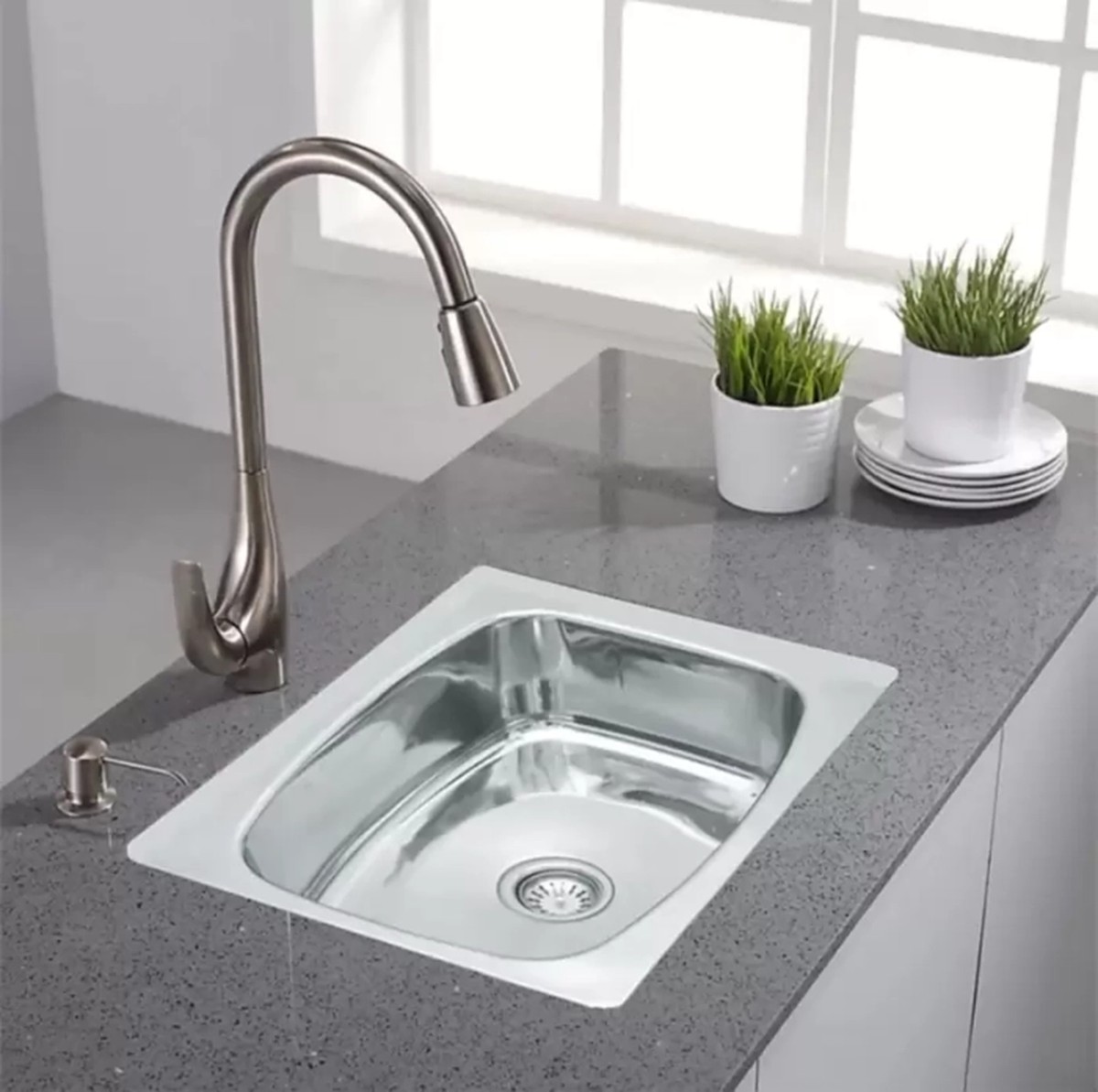 Ocet do umyvadla: přirozené čistidlo, které lepší než drahé chemikálie - image 1