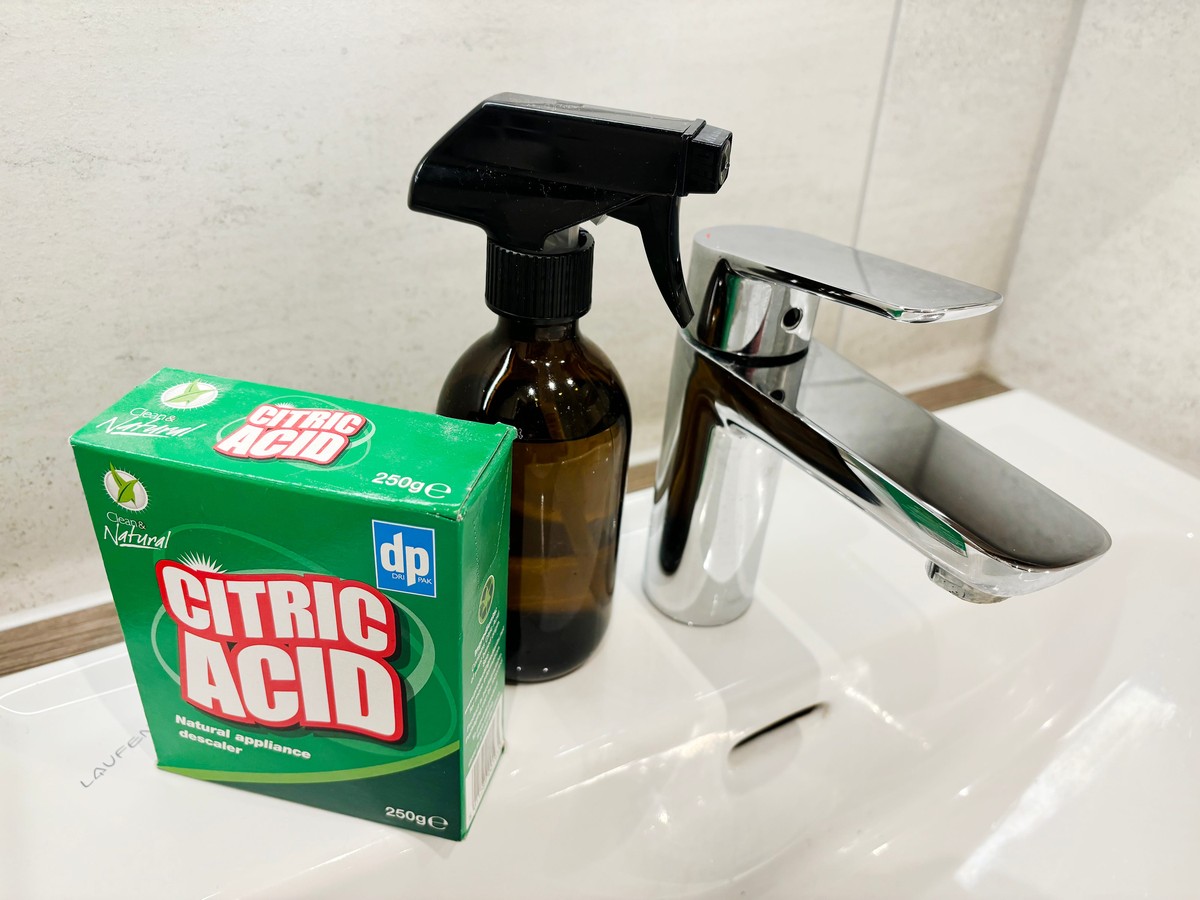 Proč si stavbyvedoucí dávají citronovou šťávu do vody na mytí oken - image 1