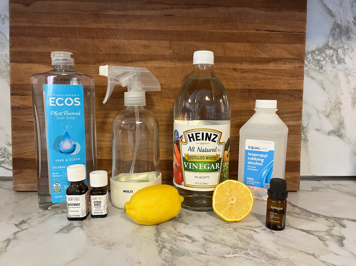 Soda do umyvadla s teplou vodou čistí lépe než drahé značky - image 2