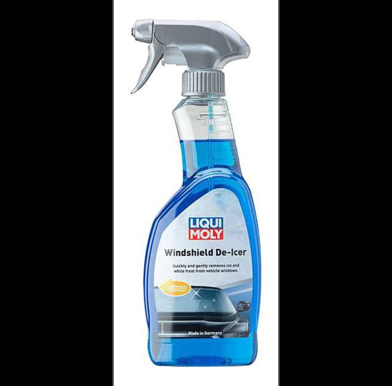 Sůl + petrolej na okna: jak rozmrazit sklo za 2 minuty bez škrábání