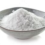 Sůl v malé misce: proč ji české babičky dávají do ložnice