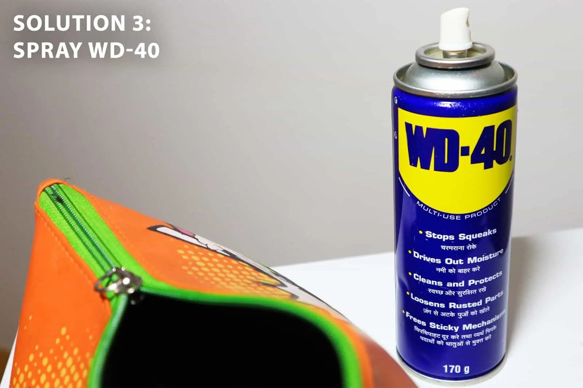 WD-40 na boty a zipem? Zimní tajemství, které výrobci skrývají