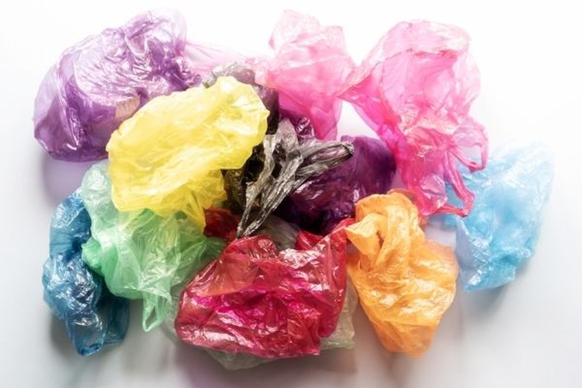 Železo na plastovou tašku? Jak se zbavit vrásek bez žehlení - image 1