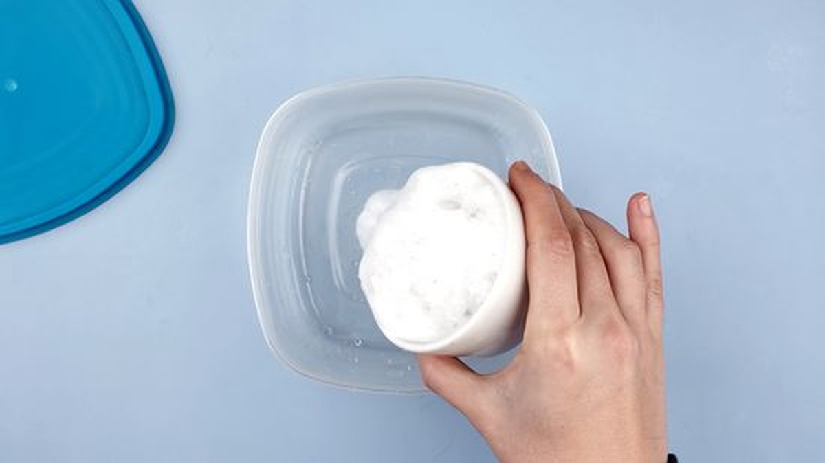 Citrón a sůl na skvrny na nádobí: jak funguje lépe než drahé čističe - image 2