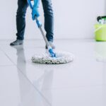 Mýdlový prášek na obklady funguje lépe než drahé čističe - řemeslníci to tají