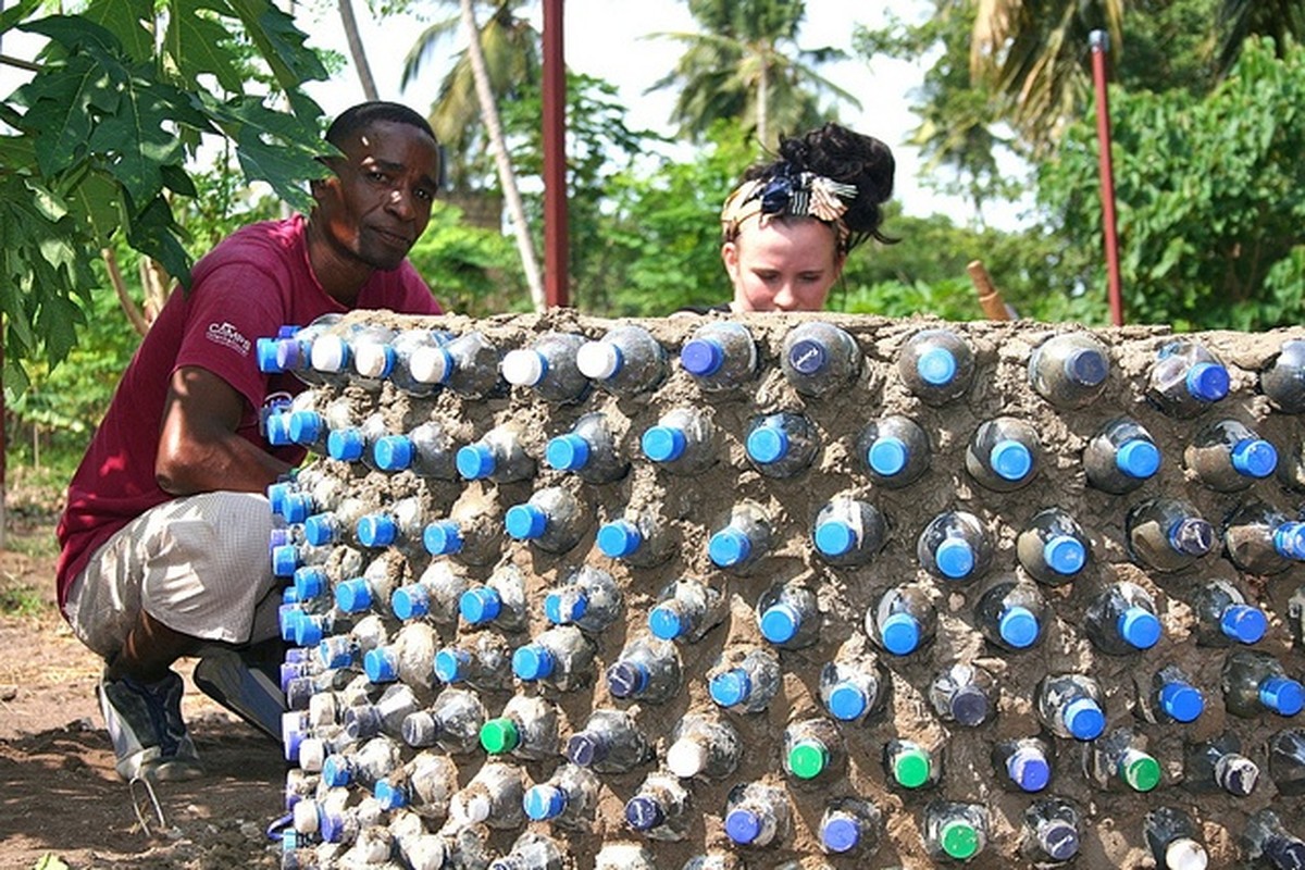 Plastová lahev v záchodu? Instalatéři vám ji doporučují - image 1