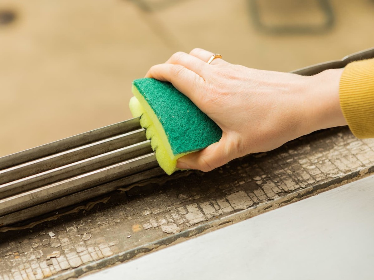 Použitý kávový filtr na okna? Věc, kterou čistírny prodávají za peníze - image 1