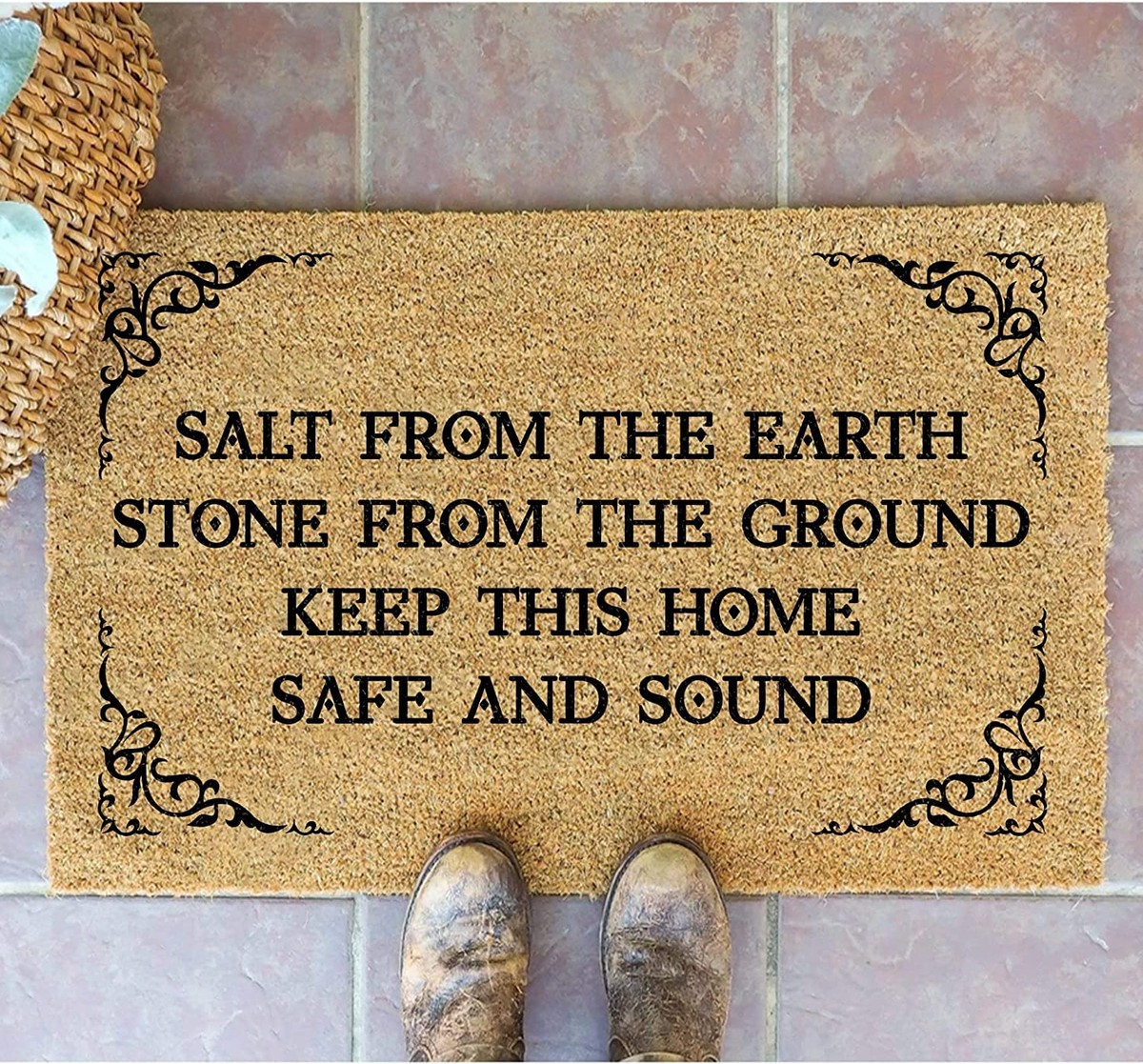 Půllitr soli na podlahu před vchodem – trik, kterým si projde méně bakterií - image 2